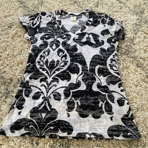 Marika Black and Gray Short Sleeve Tee